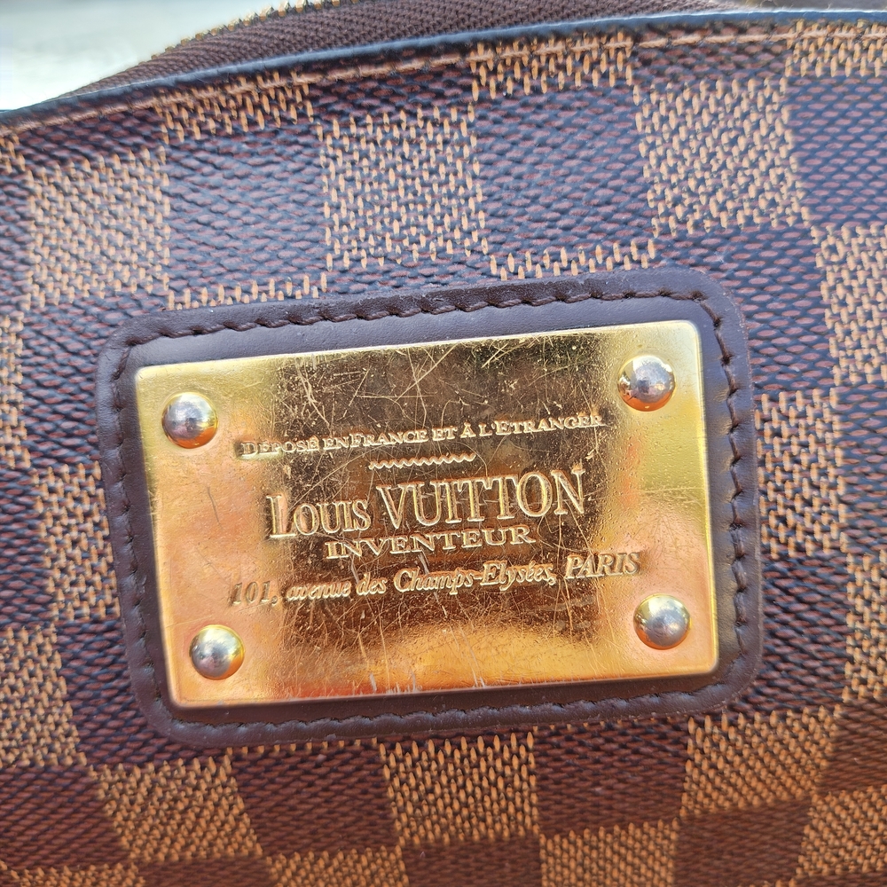 Louis Vuitton Damier Eva Clutch - Picture 3 of 16